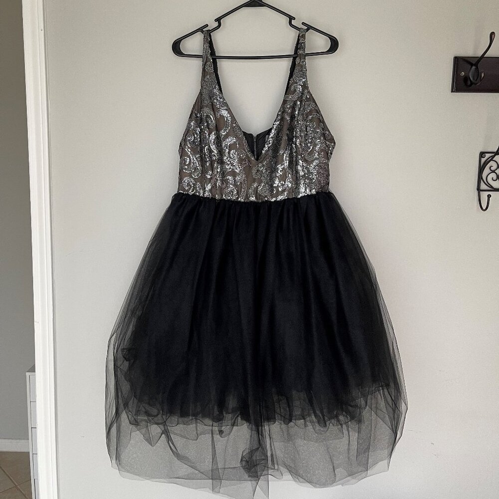 Allison Parris RSVP Black and Silver Tulle Dress 16